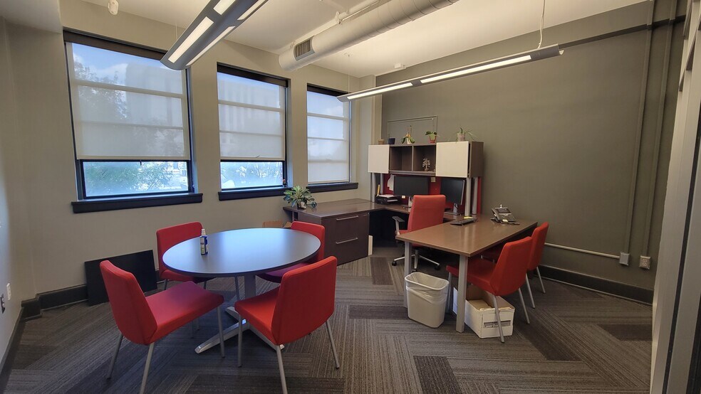 More Photos Of 18 E North St, Greenville Office For Sale
