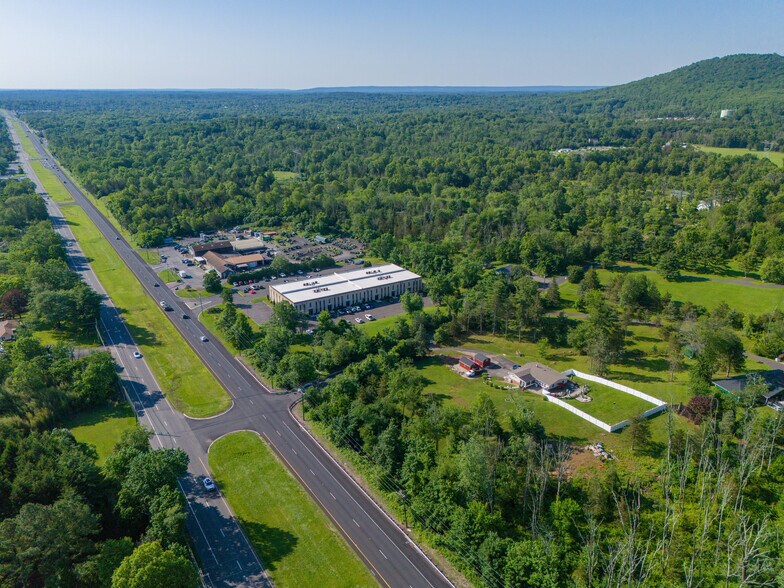 More Photos Of 417 Mountain Rd, Lebanon Specialty For Sale