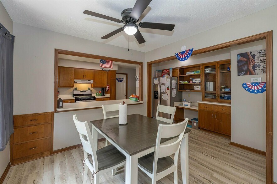 More Photos Of 714 College Dr, Anderson Apartments For Sale