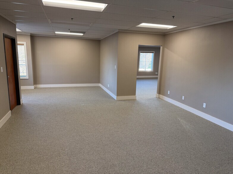 More Photos Of 9570 SW Beaverton Hillsdale Hwy, Beaverton Office For Sale