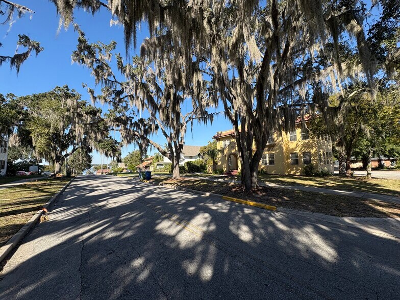 More Photos Of 725 W Central Ave, Winter Haven Office Residential For Lease