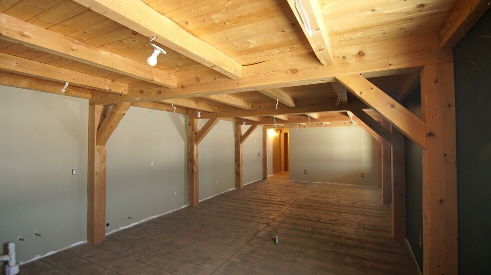 More Photos Of 2192 NY-8, Cold Brook Flex For Sale