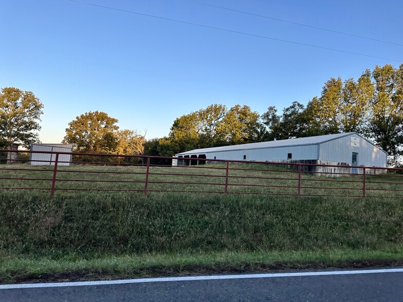 More Photos Of 4245 Highway EE, Owensville Flex For Lease