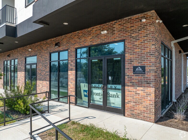 More Photos Of 109 N Lexington St, Manor Apartments For Lease