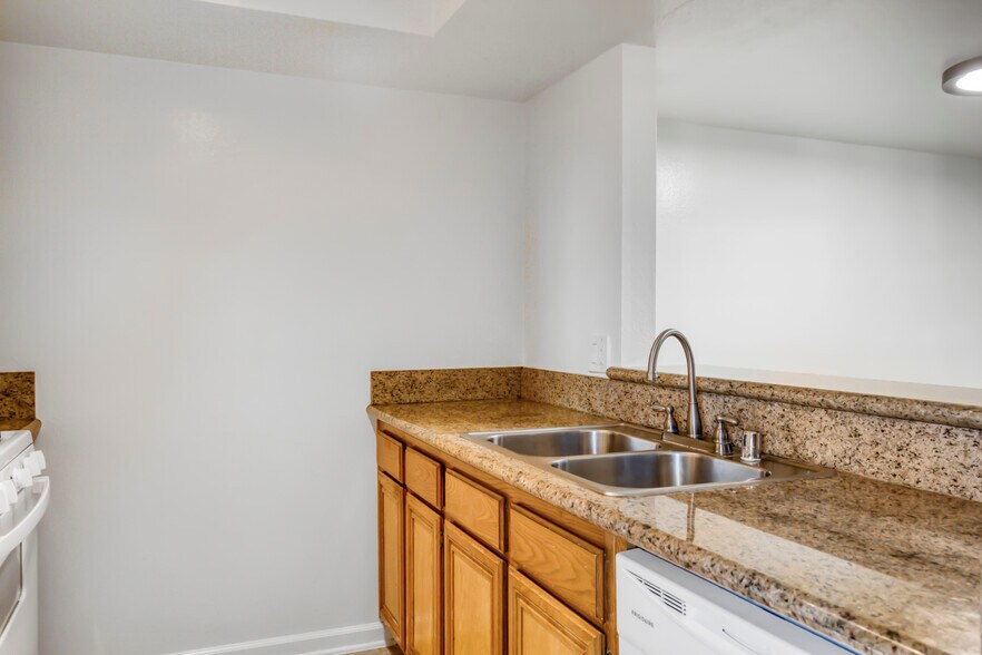 More Photos Of 511 S Carondelet St, Los Angeles Apartments For Sale