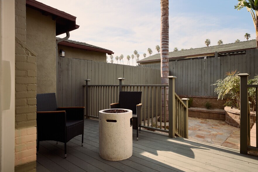 More Photos Of 1434 McDuff St, Los Angeles Apartments For Sale