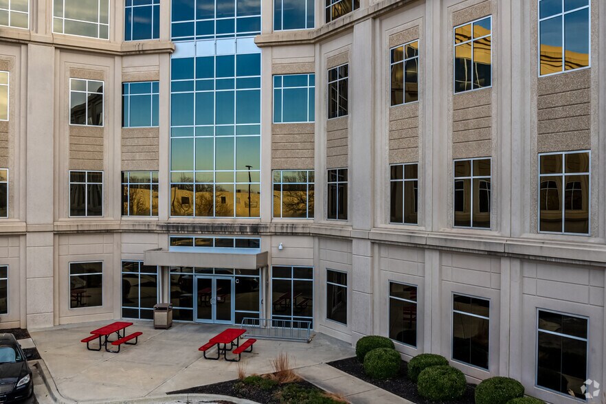 More Photos Of 6700 W 115th St, Overland Park Office For Lease