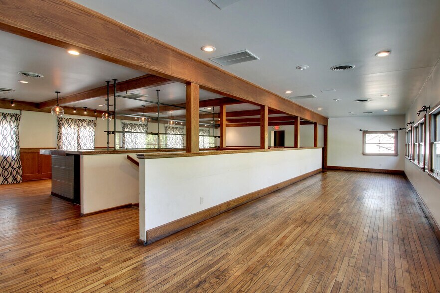More Photos Of 4403 Broadway St, Quincy Office For Lease