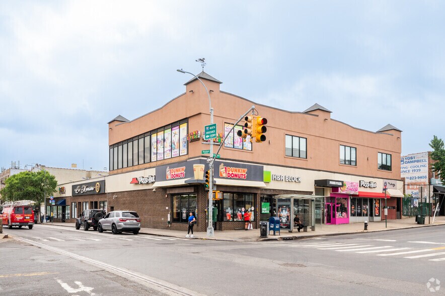 More Photos Of 3421-3431 E Tremont Ave, Bronx Storefront Retail Office For Lease