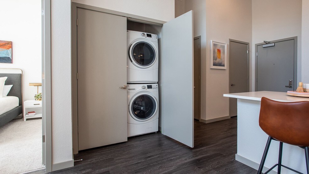 More Photos Of 2337 S Blackhawk St, Aurora Apartments For Lease