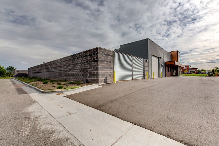 More Photos Of 9145 Commerce Center Cir, Highlands Ranch Office For Sale