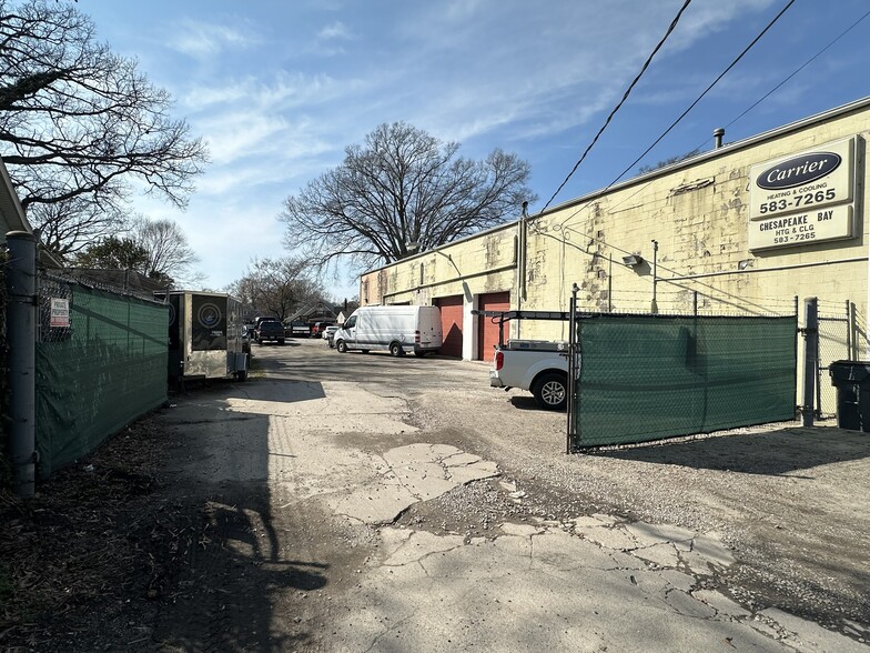 More Photos Of 8459 Chesapeake Blvd, Norfolk Flex For Lease