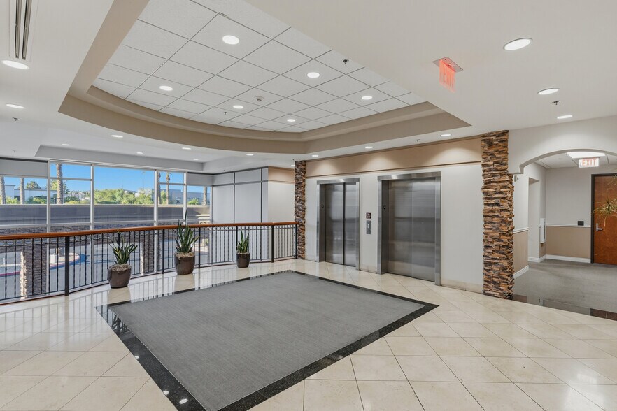 More Photos Of 861 Coronado Center Dr, Henderson Medical For Lease