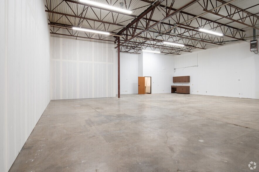 More Photos Of 7415 Whitehall St, Richland Hills Light Distribution For Lease