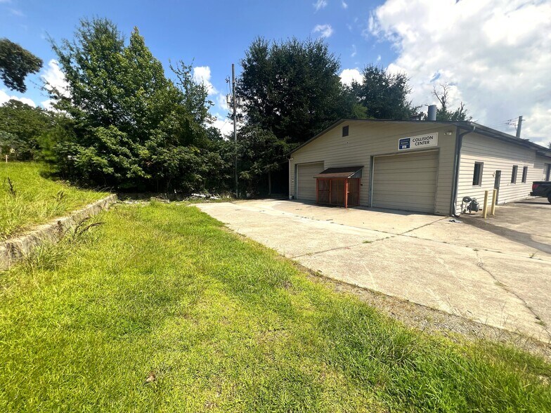 More Photos Of 5304 N Main St, Acworth Auto Repair For Sale