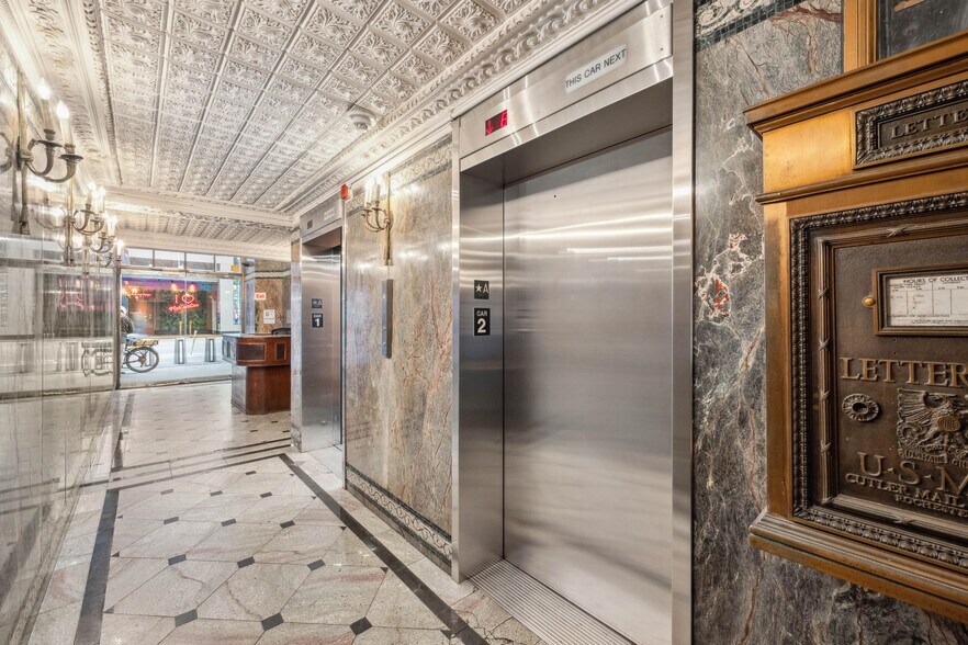 More Photos Of 202 W 40th St, New York Office For Lease