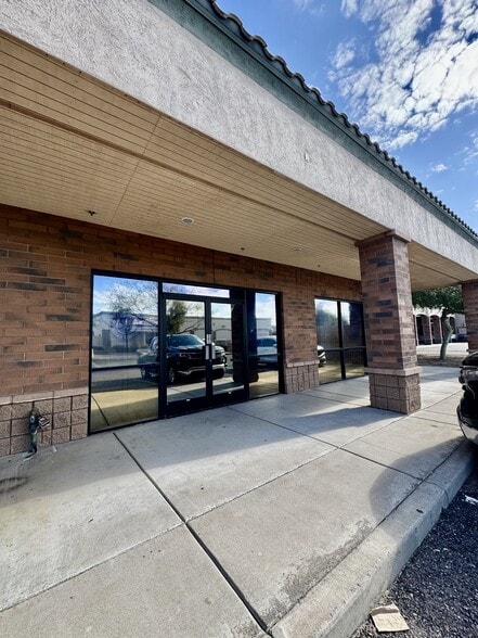 More Photos Of 1965 S Alma School Rd, Chandler General Retail For Lease