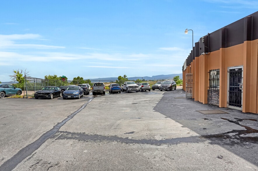 More Photos Of 8537 S Reed St, Littleton Auto Repair For Sale