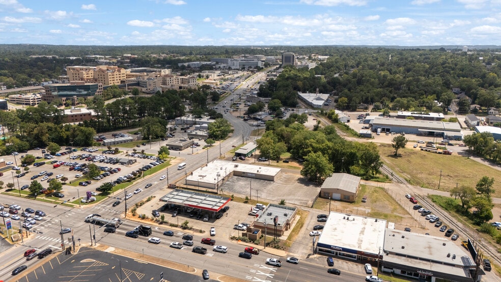 More Photos Of 421 S Beckham Ave, Tyler Medical For Lease