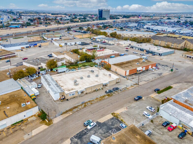 More Photos Of 5722-5724 Kenwick St, San Antonio Warehouse For Lease