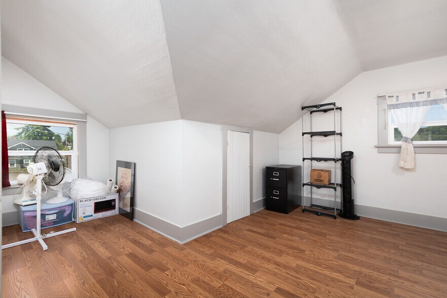 More Photos Of 3606 S 12th St, Tacoma Freestanding For Sale