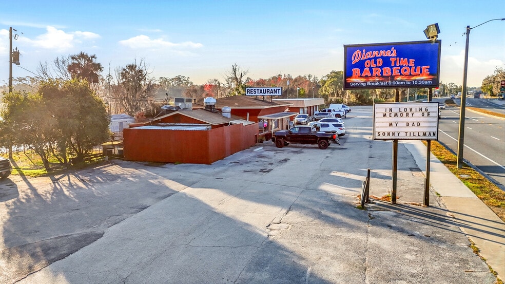 More Photos Of 6745 SE US Hwy 301, Hawthorne Freestanding For Sale