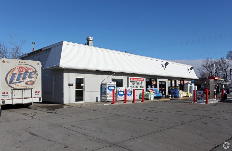 More Photos Of 206 W Grand River Ave, Williamston Convenience Store For Lease