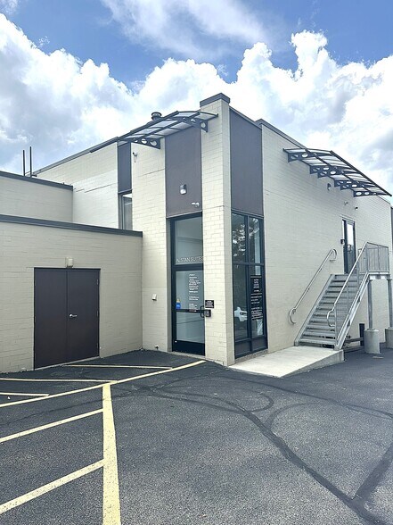 More Photos Of 2526 Monroeville Blvd, Monroeville Medical For Lease