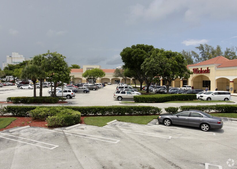 More Photos Of 20401 Biscayne Blvd, Aventura Unknown For Lease