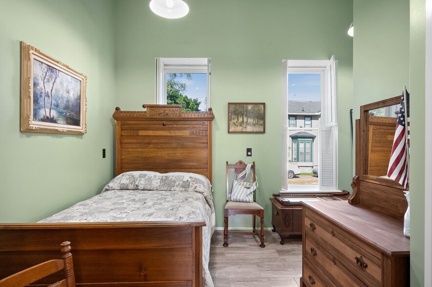 More Photos Of 403 E Adams St, Sandusky Hospitality For Sale