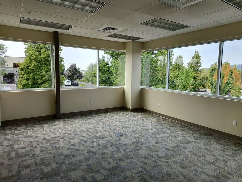 More Photos Of 2208 N Swing Ln, Liberty Lake Medical For Sale