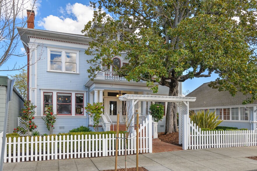 More Photos Of 8 Keller St, Petaluma Office Residential For Sale