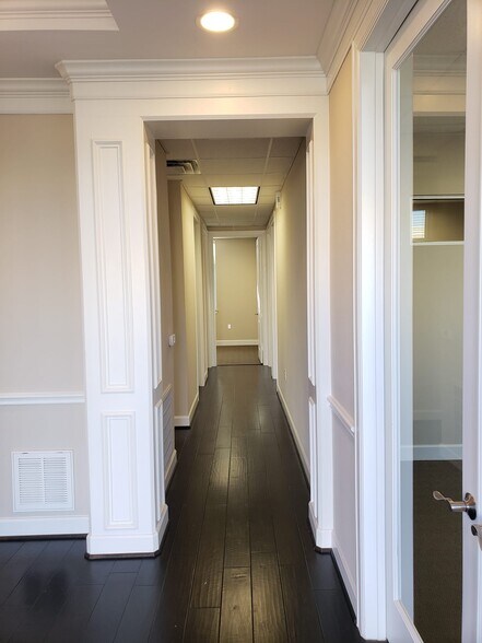 More Photos Of 440 Cobia Dr, Katy Office For Lease