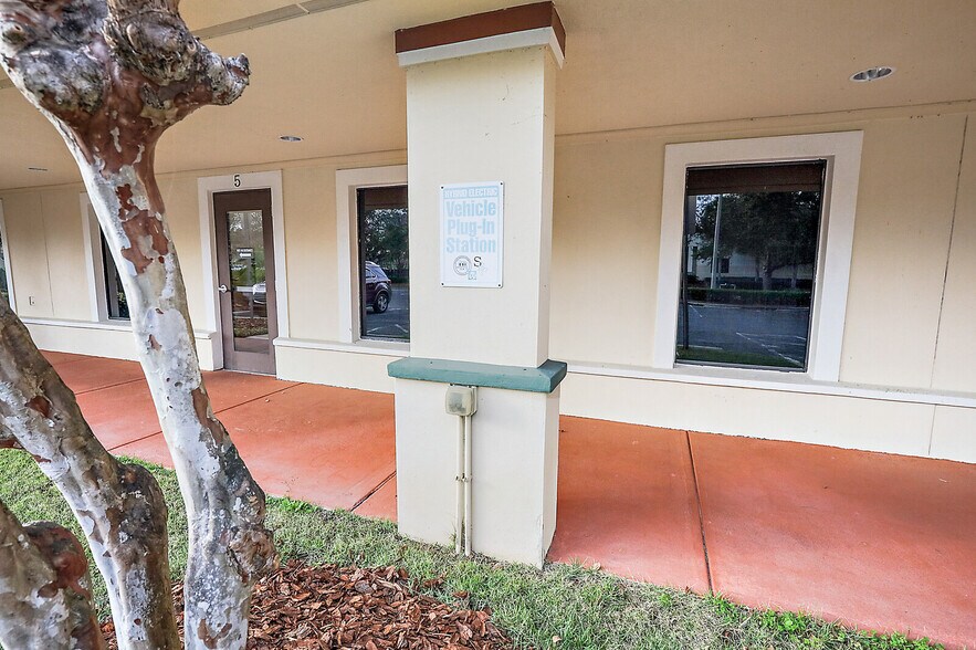 More Photos Of 210 S Lake St, Leesburg Medical For Lease