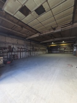 More Photos Of 1400 N Division St, Pontiac Flex For Sale