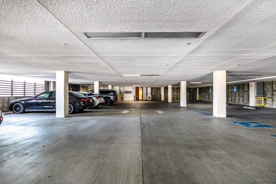 More Photos Of 600 N Rosemead Blvd, Pasadena Office For Sale