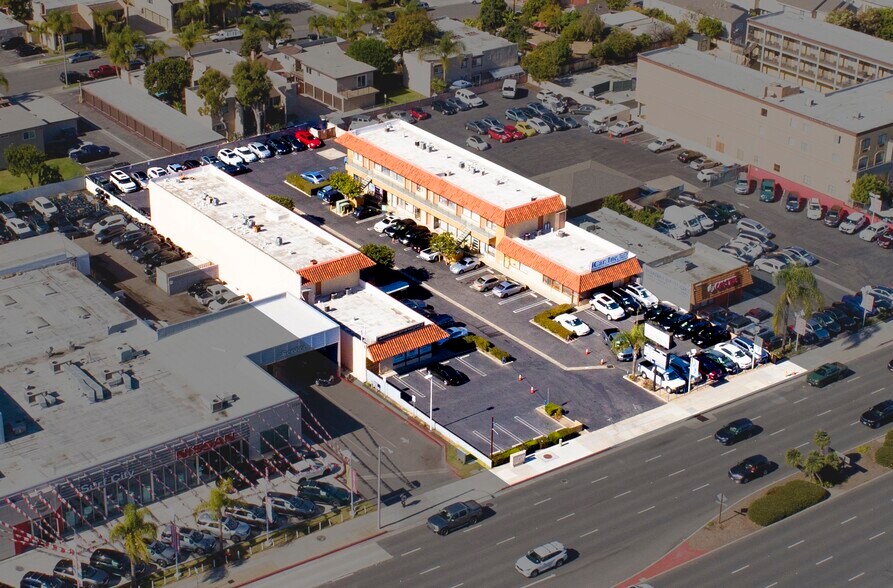 Primary Photo Of 17301 Beach Blvd, Huntington Beach Storefront Retail Office For Sale