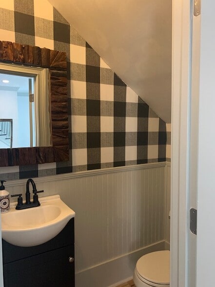 More Photos Of 1115 Whitaker St, Savannah Storefront Retail Residential For Sale