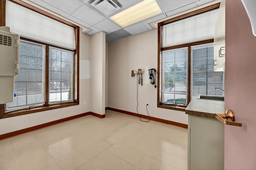 More Photos Of 48 Route 6, Yorktown Heights Medical For Sale