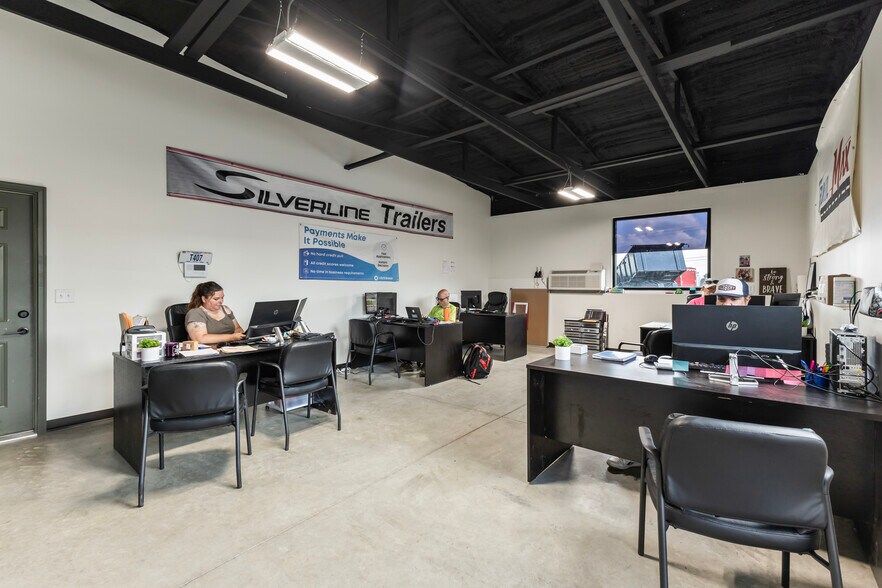 More Photos Of 2606 E Rock Haven Rd, Harrisonville Light Manufacturing For Lease