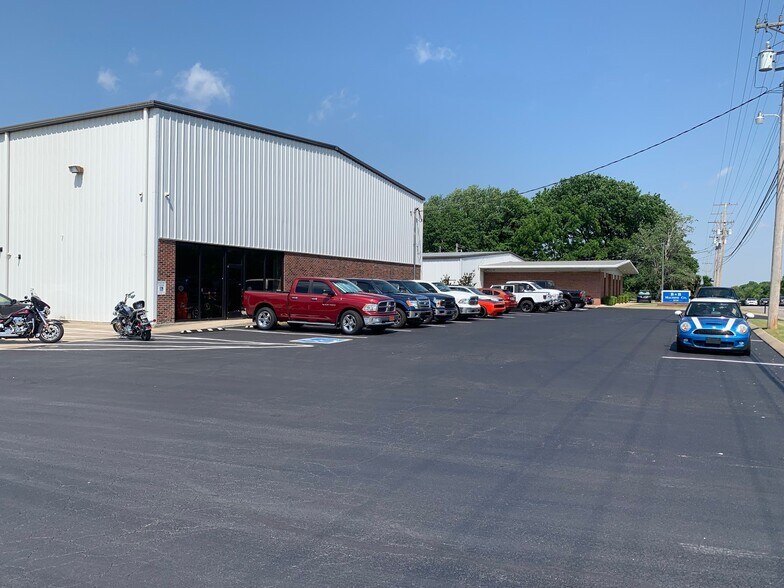 More Photos Of 3016 Highway 41 S, Springfield Industrial For Sale