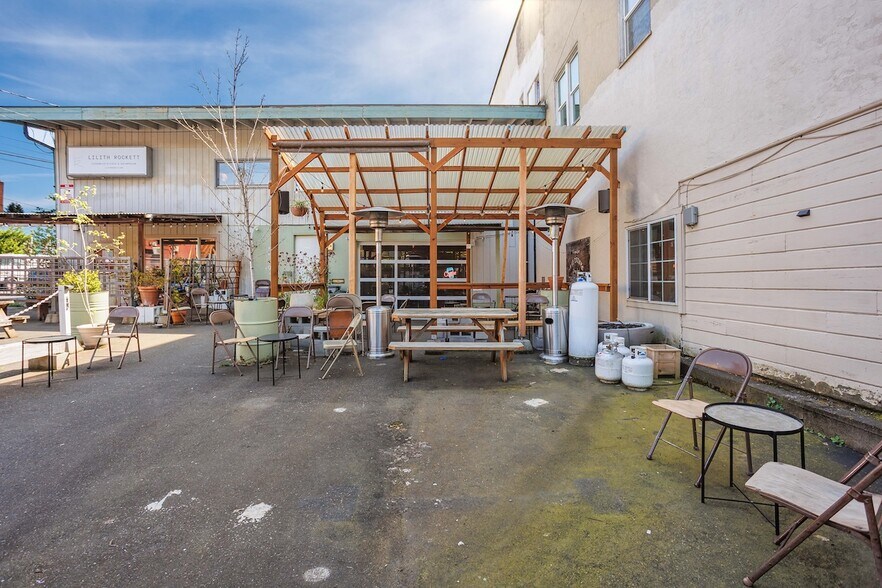More Photos Of 3425 SE Yamhill St, Portland Loft Creative Space For Sale