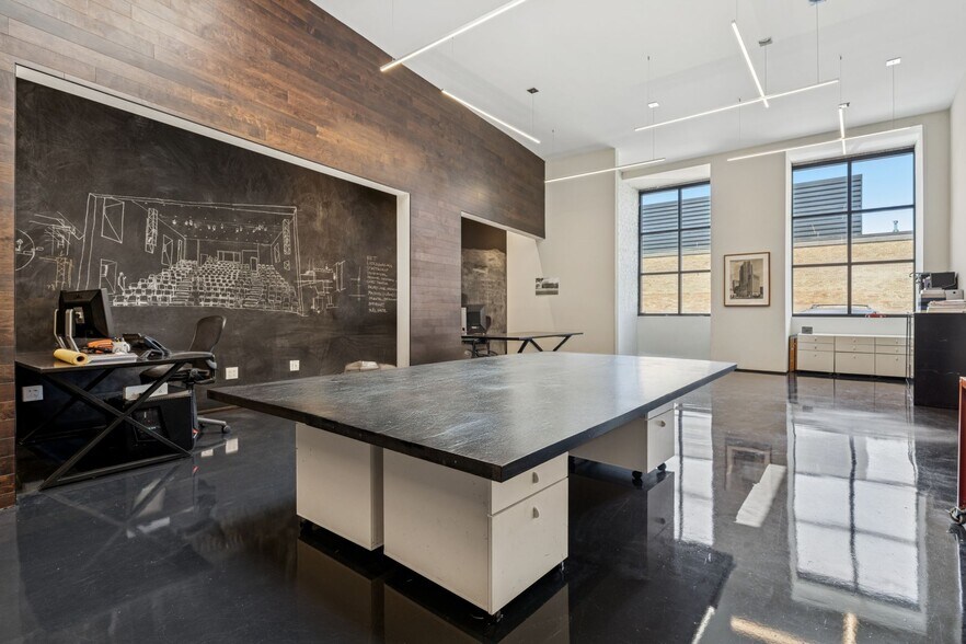 More Photos Of 944 W Huron St, Chicago Office Residential For Lease