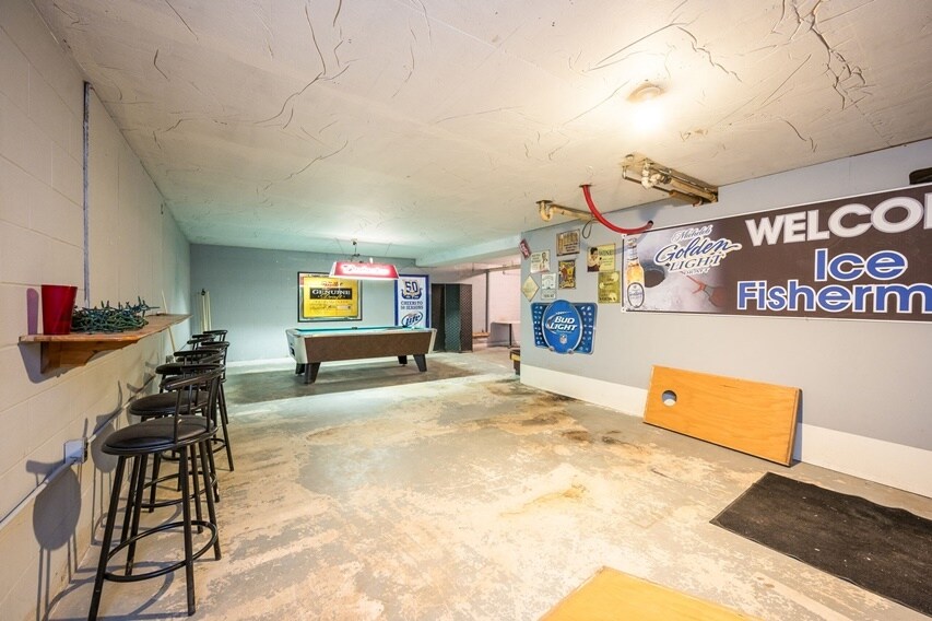 More Photos Of 236 E Maine St, Amboy Specialty For Sale