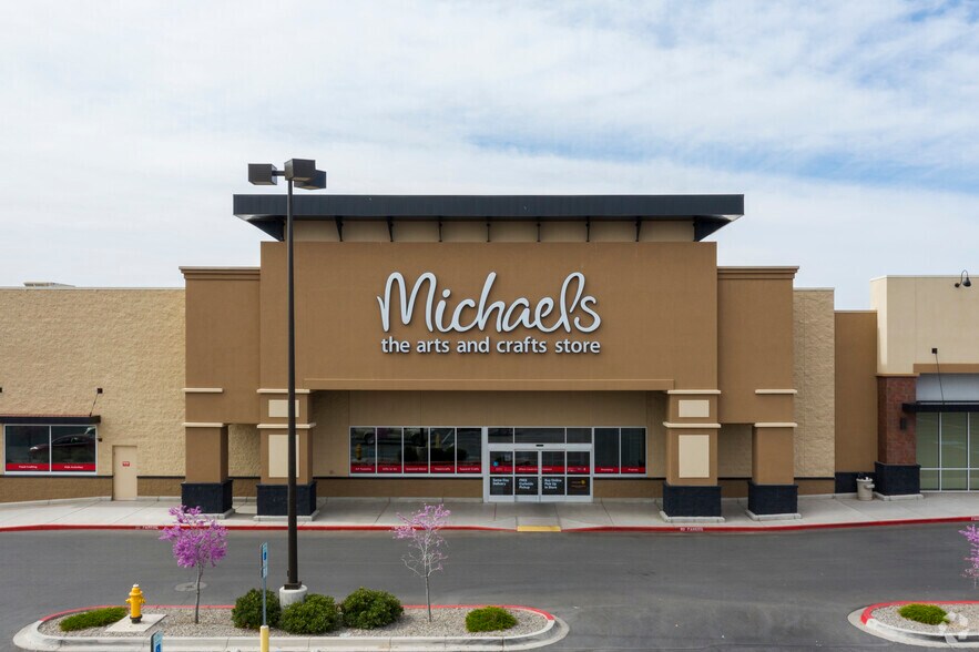 More Photos Of 7820 Enchanted Hills NE, Bernalillo Unknown For Lease