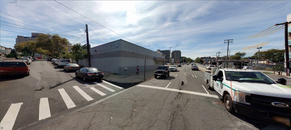 More Photos Of 15802 Union Tpke, Flushing Freestanding For Lease