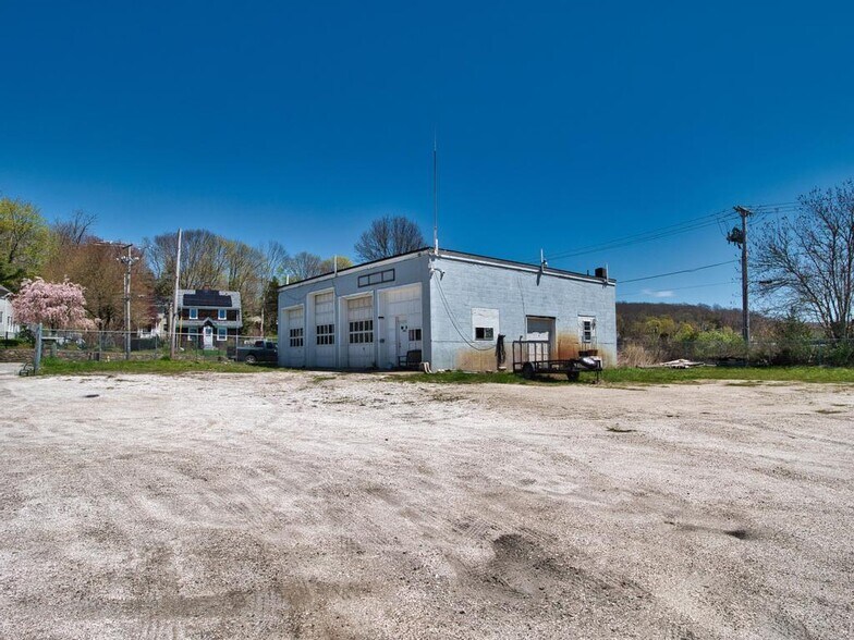 More Photos Of 2139 Main Rd, Tiverton Marina For Sale