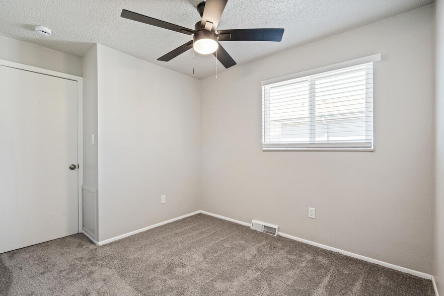 More Photos Of 3035 17th Ave, Longmont Apartments For Sale