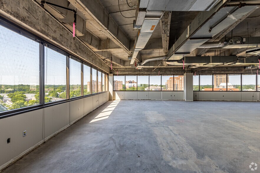 More Photos Of 4900 Main St, Kansas City Office For Lease