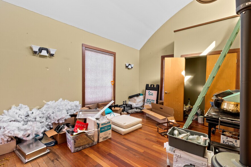 More Photos Of 2703 NE Alberta St, Portland Restaurant For Sale